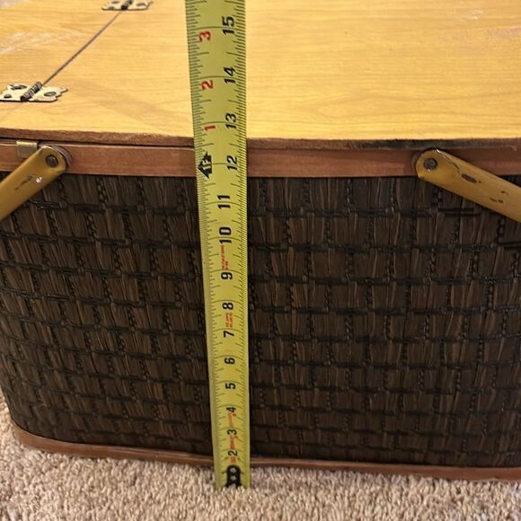 Vintage LARGE Gorgeous Brown Checkered Picnic Basket Straw Woven Wicker - Picture 4 of 12